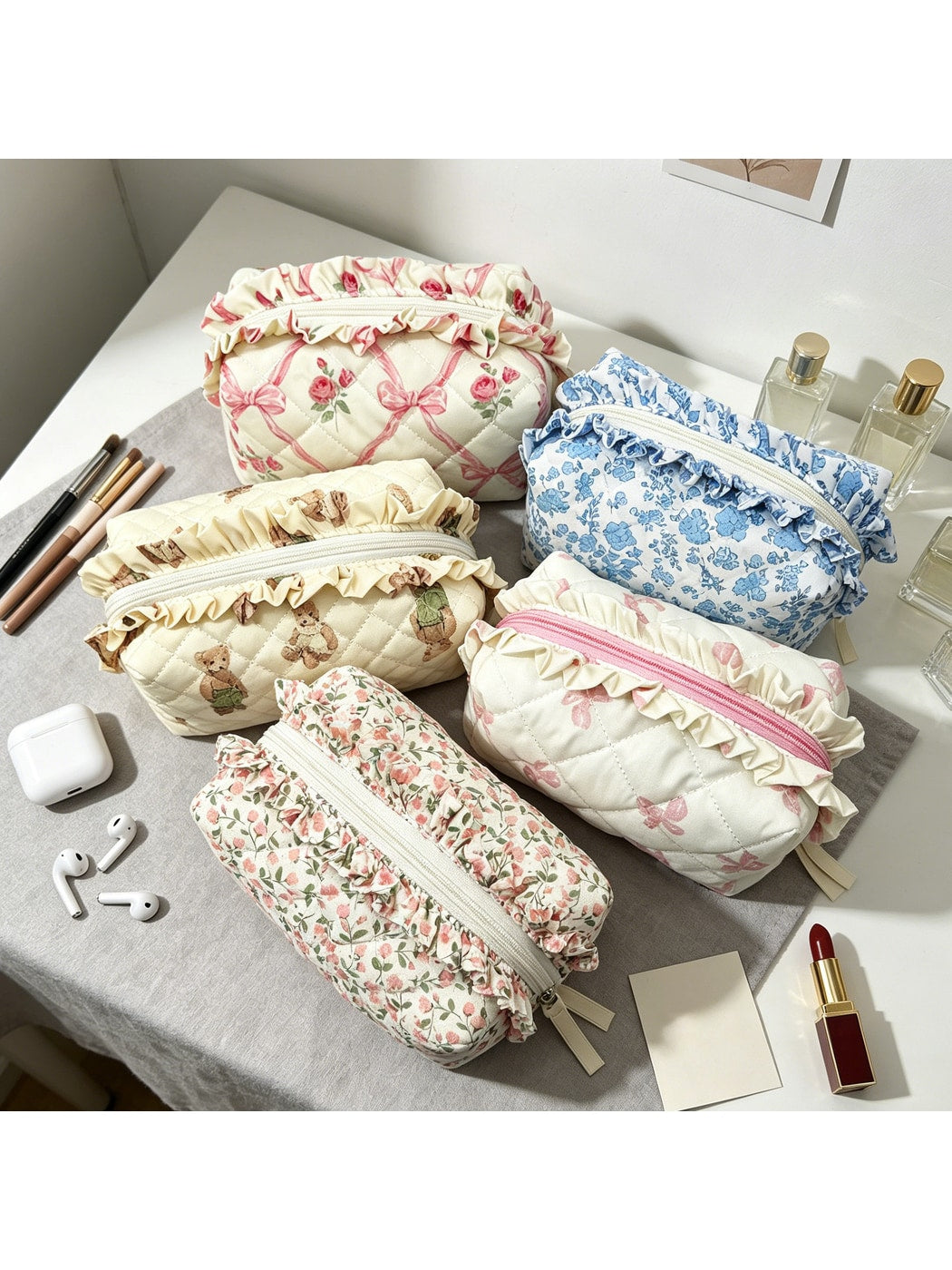 Cosbai - Ruffle Trim Quilted Cosmetic Organizer Bag