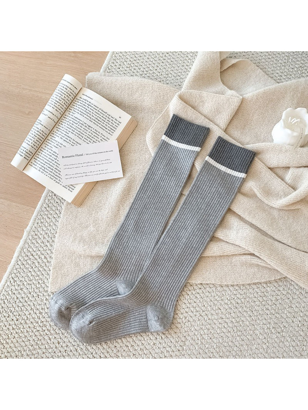 Rufia - Minimal Contrast Knee High Socks product image 7