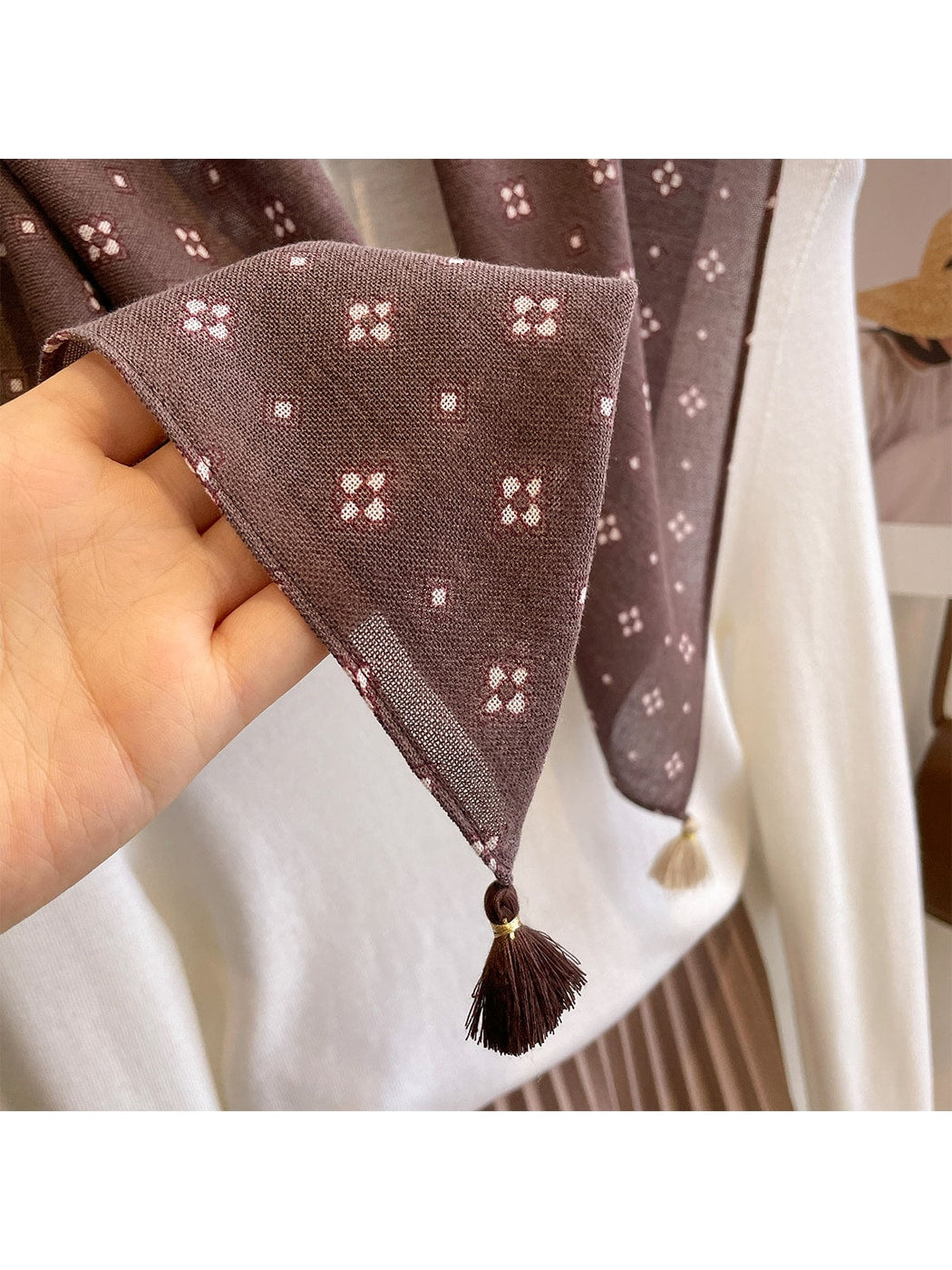 Scarvii - Tassel Corner Geometric Pattern Square Scarf
