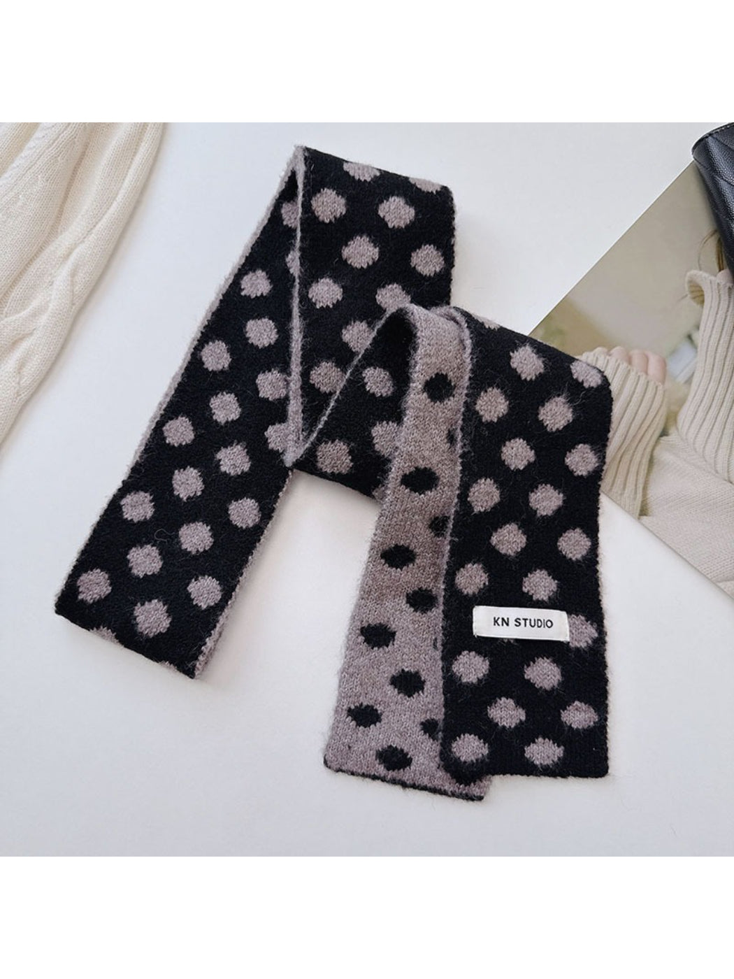 Scarvii - Reversible Soft Dot Scarf