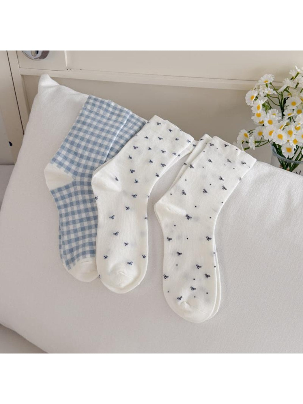 Rufia - Classic Bow and Plaid Pattern Crew Socks