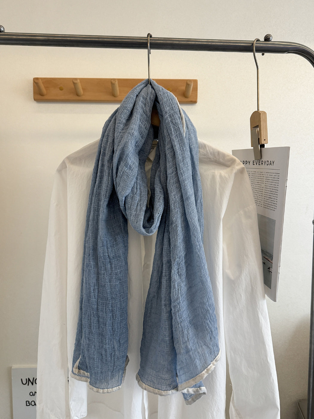 Scarvii - Crinkle Contrast Edge Long Scarf