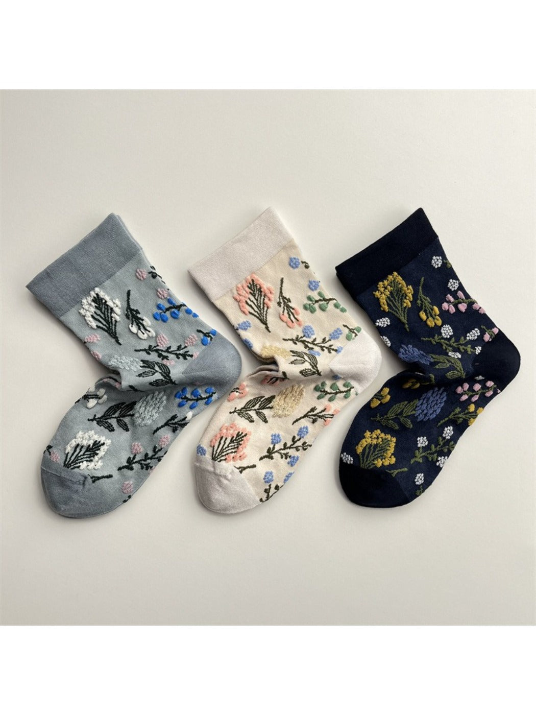 Rufia - Vintage Floral Embroidered Mid-Calf Socks