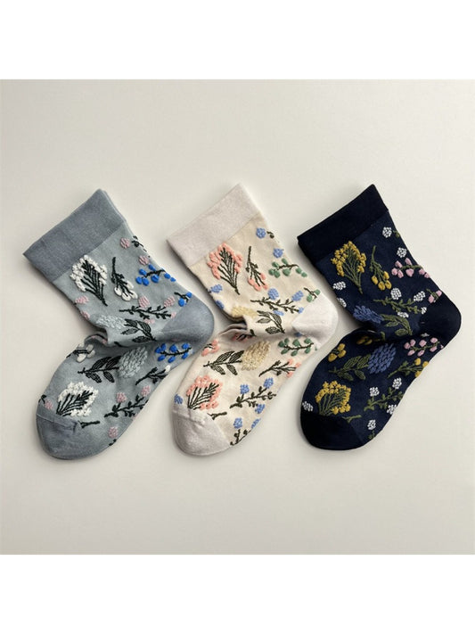 Rufia - Vintage Floral Embroidered Mid-Calf Socks
