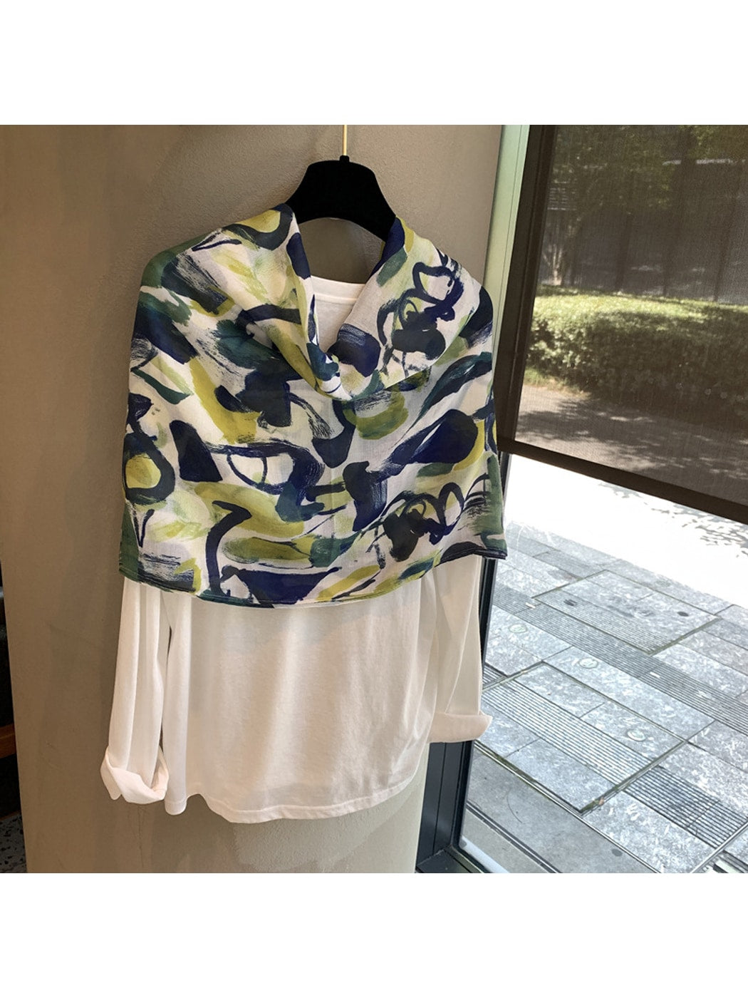 Scarvii - Abstract Print Fringe Rectangular Scarf