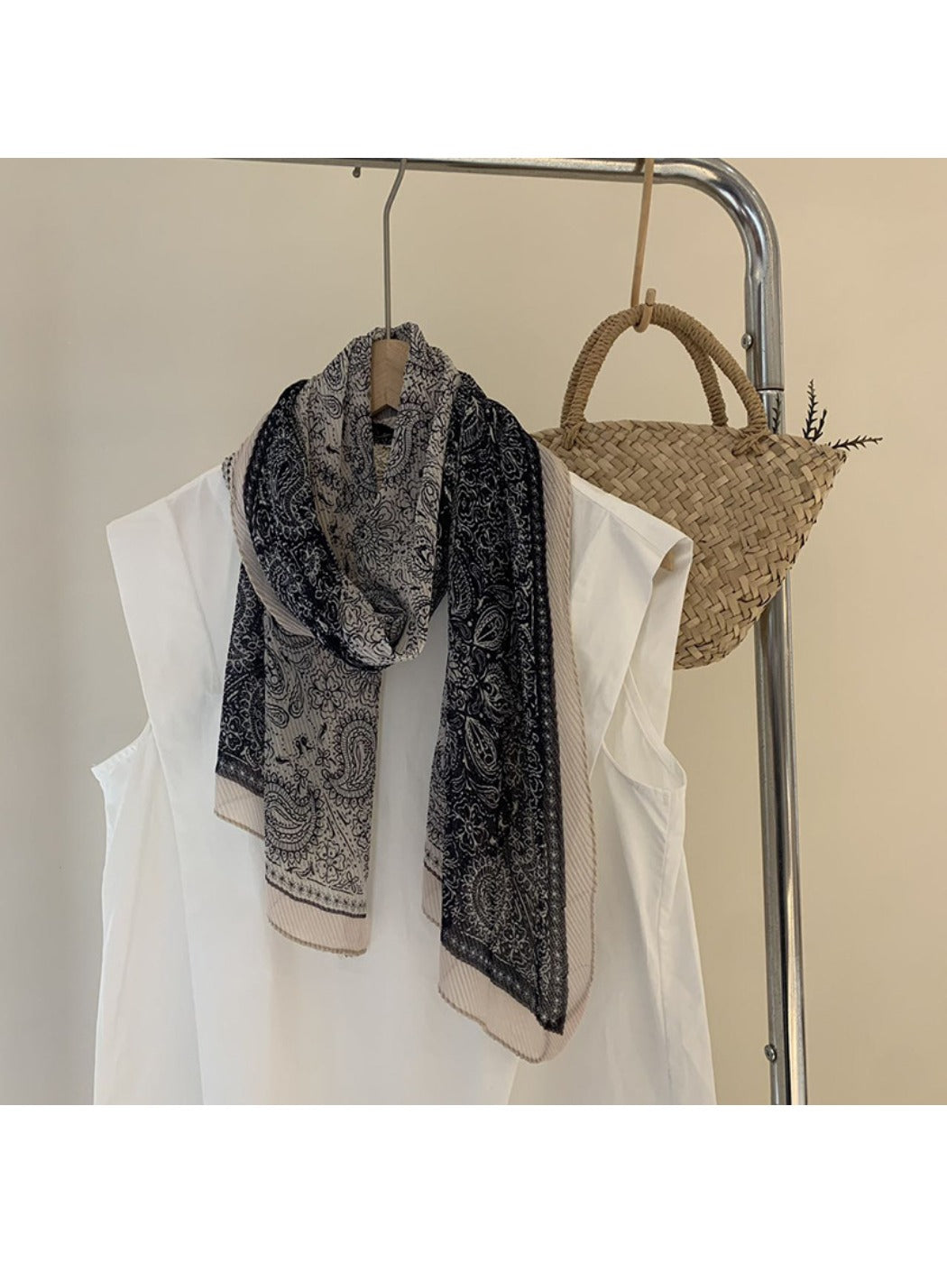 Scarvii - Paisley Pattern Crinkle Scarf