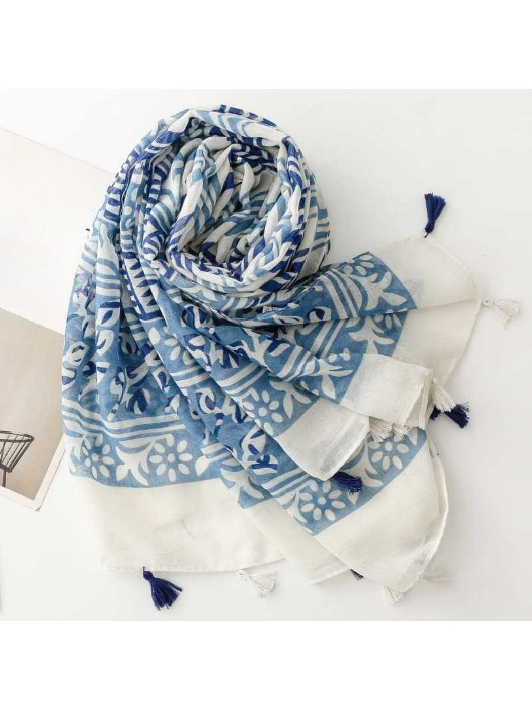 Scarvii - Flowing Geometric Stripe Print Scarf
