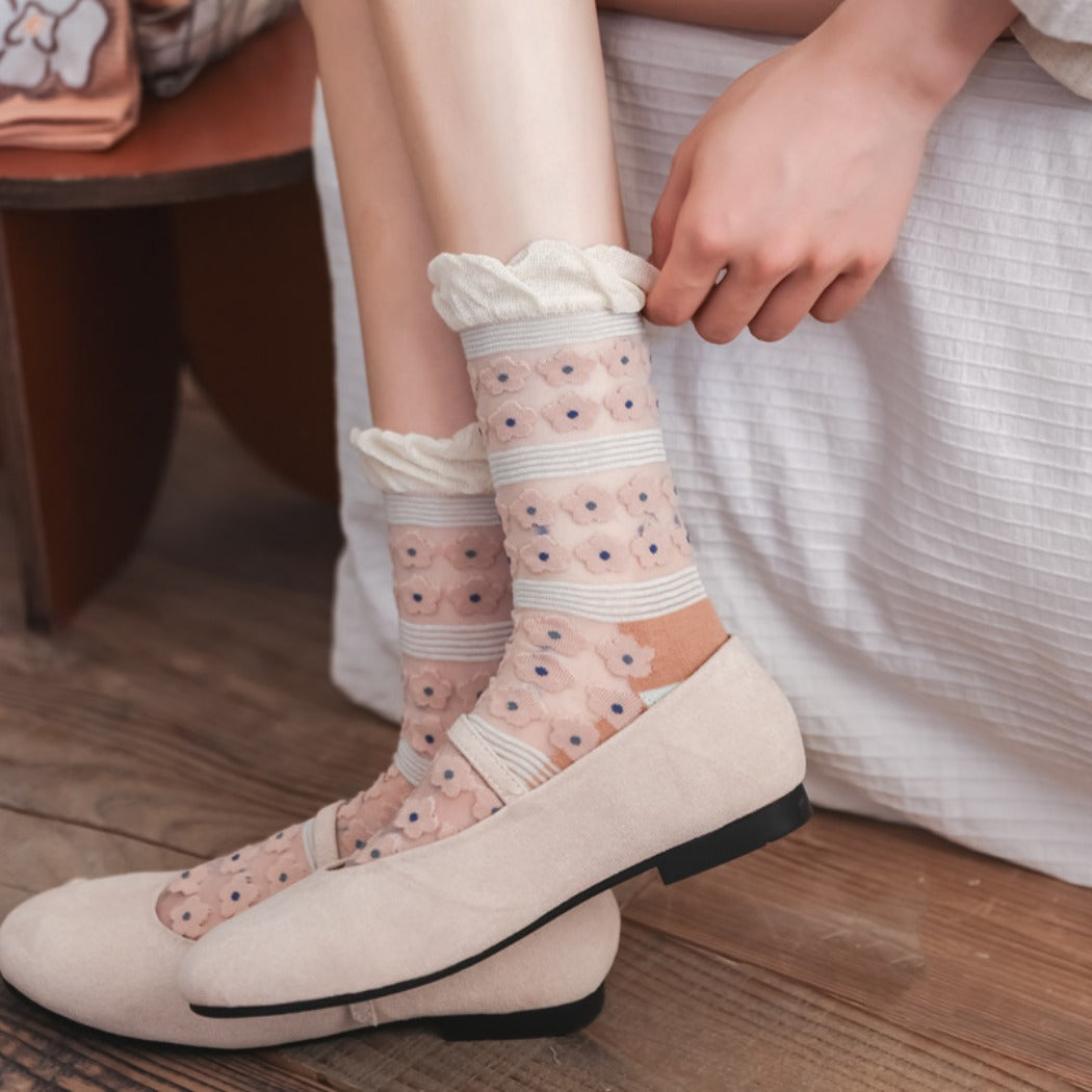 Rufia - Lace Flower Color-block Crew Socks - Sweet & Retro