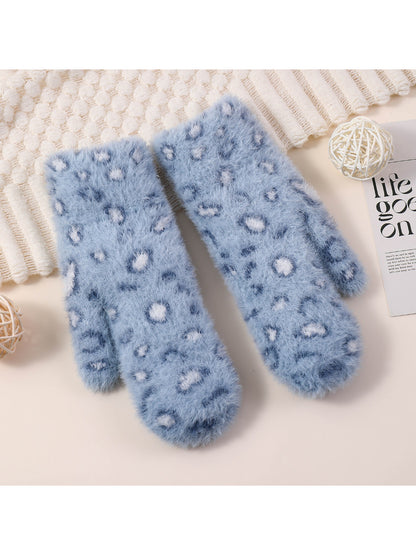 Gloving - Plush Leopard Print Mittens