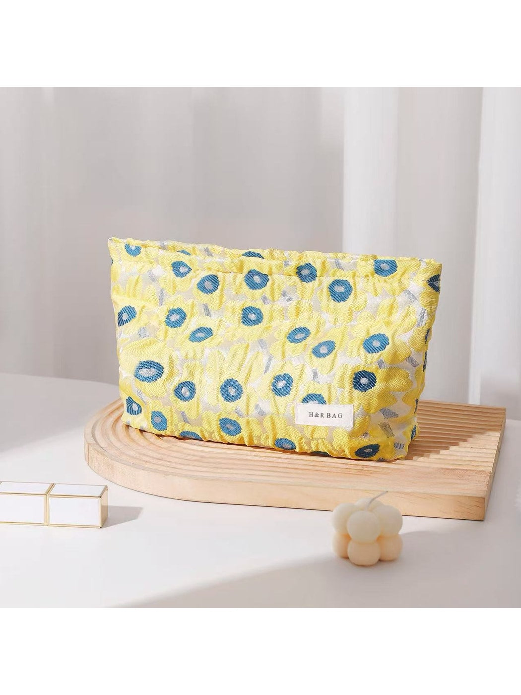 Cosbai - Sweet Style Floral Cosmetic Storage Bag