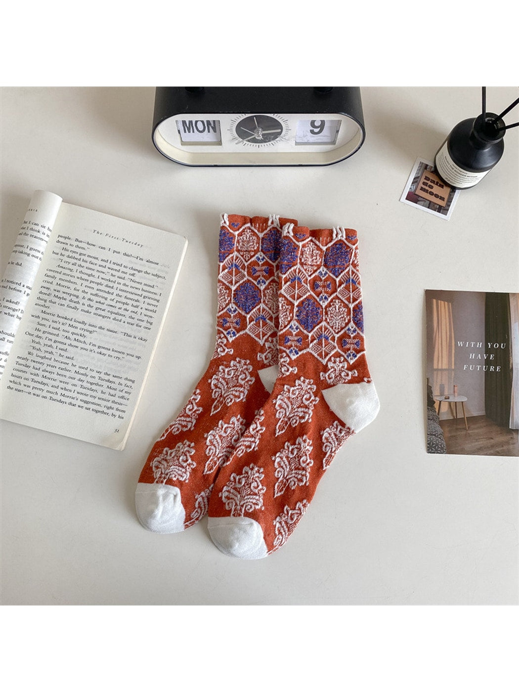 Rufia - Vintage Floral Pattern Lace Crew Socks
