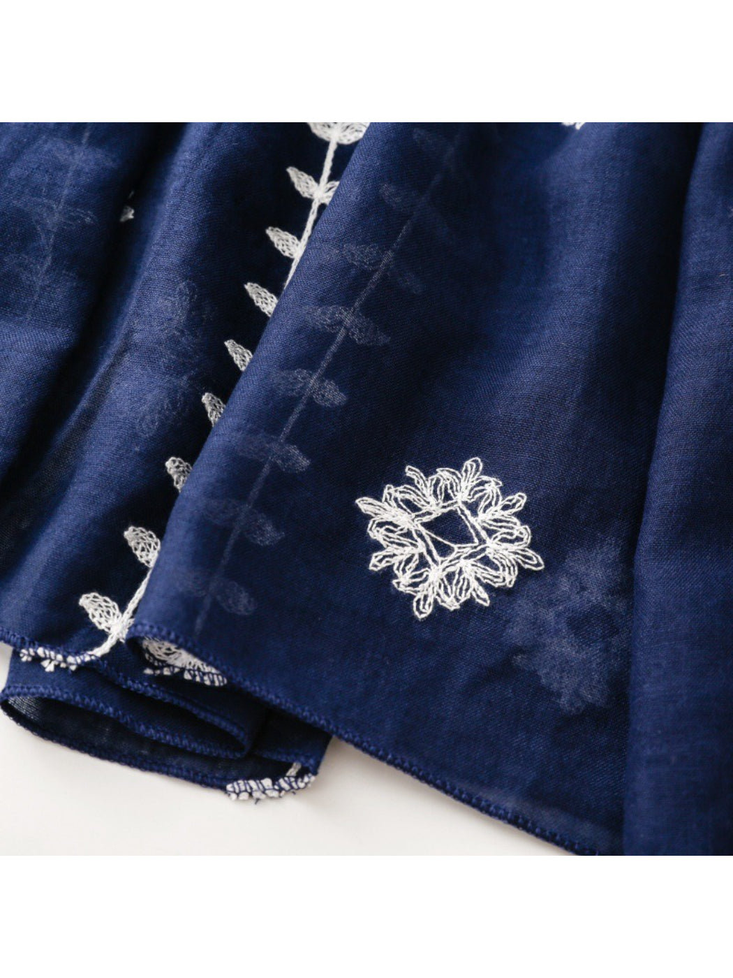 Scarvii - Modern Motif Trim Soft Scarf