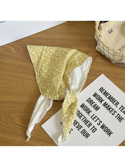 Scarvii - Ditsy Print Wavy Edge Triangle Bandana