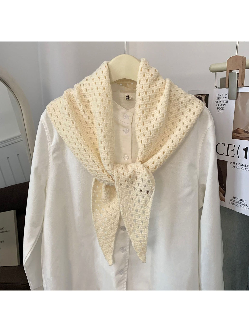 Scarvii - Mesh Knit Triangle Scarf