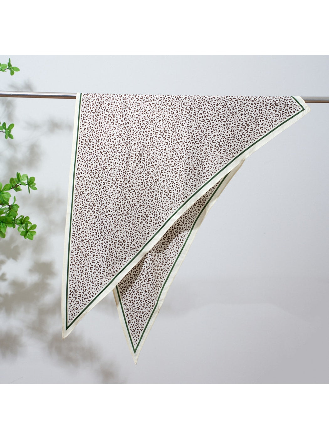 Scarvii - Leopard Pattern Fashion Triangle Scarf