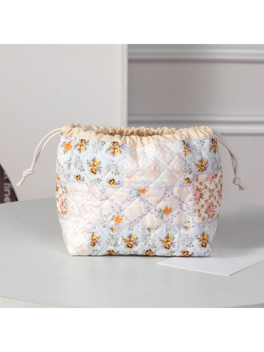 Cosbai - Quilted Round Drawstring Cosmetic Bag
