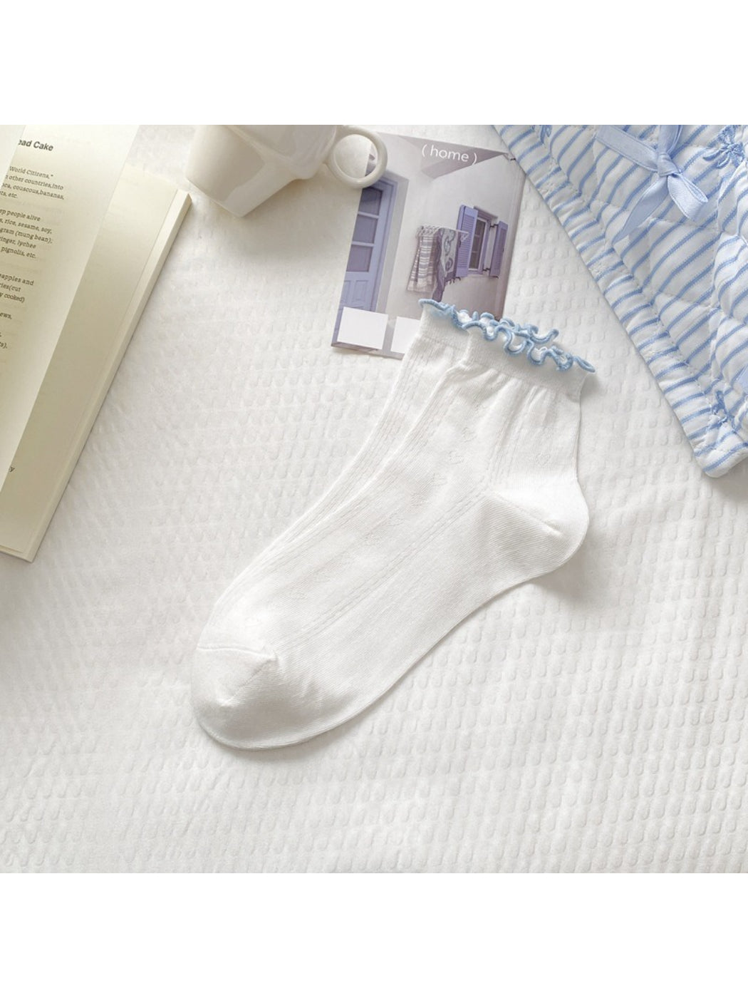 Rufia - Heart Pattern Ruffle Crew Socks product image 4