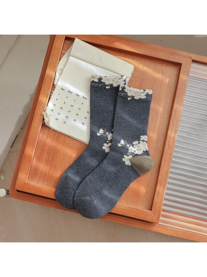 Rufia - Retro-Inspired Casual Crew Socks