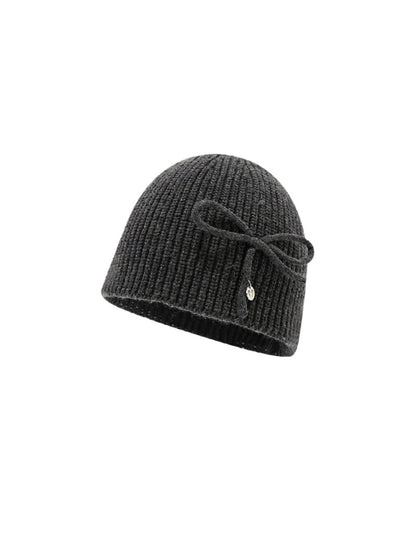 Haila – Knitted Beanie with Bow