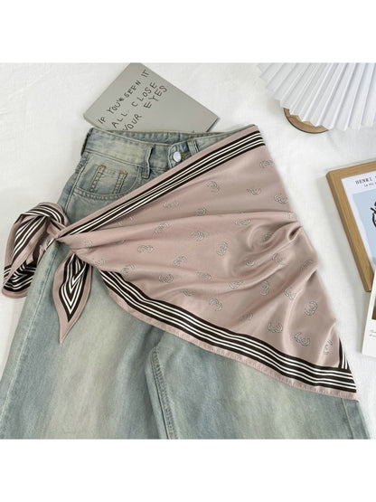 Scarvii - Minimal Motif Triangle Scarf