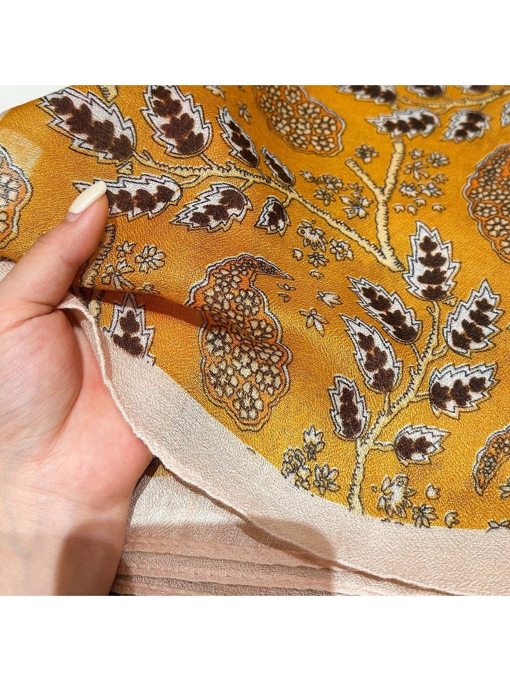 Scarvii - Elegant Plant Patterns Lightweight Wrap Scarf