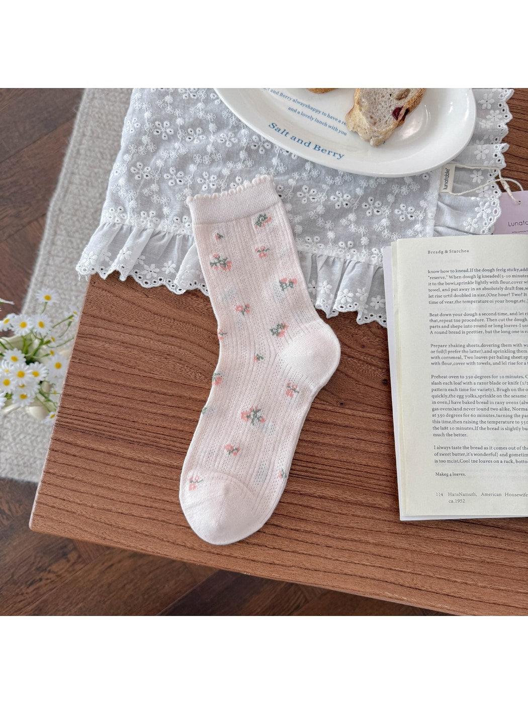 Rufia - Sweet Floral Ruffle Trim Crew Socks