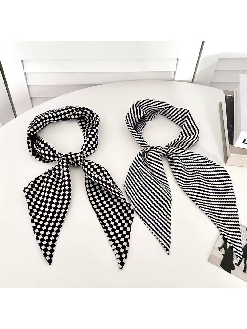 Scarvii - Retro Pattern Skinny textile accessory detail view 3