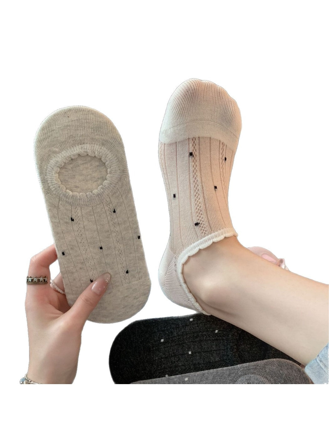 Rufia - Minimal Dot Pattern Women's Invisible Socks
