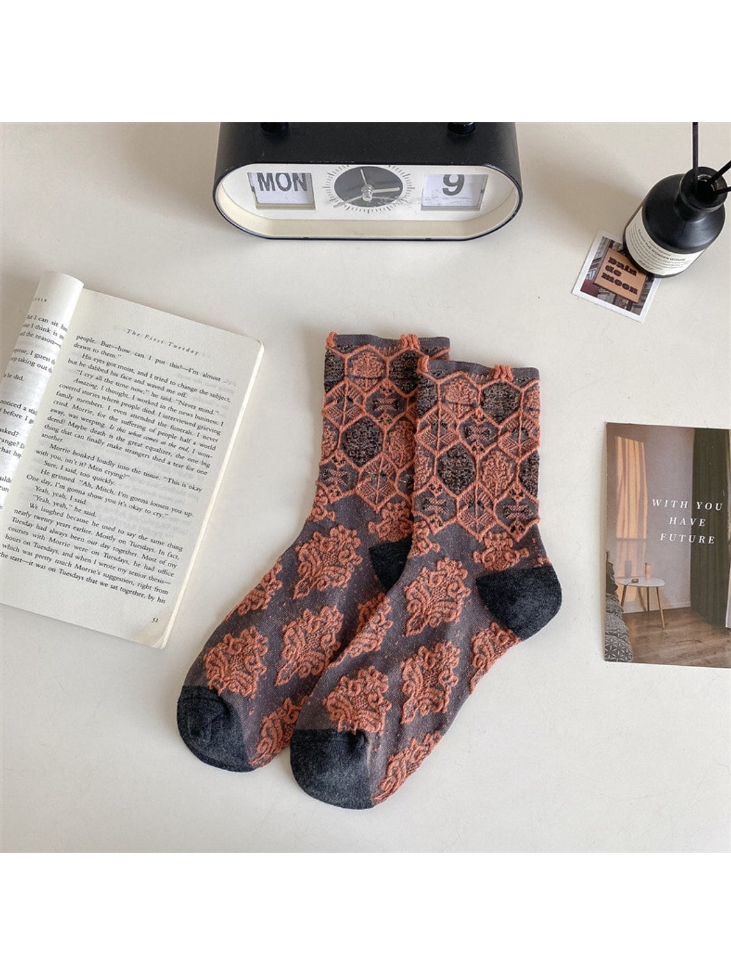 Rufia - Vintage Floral Pattern Lace Crew Socks