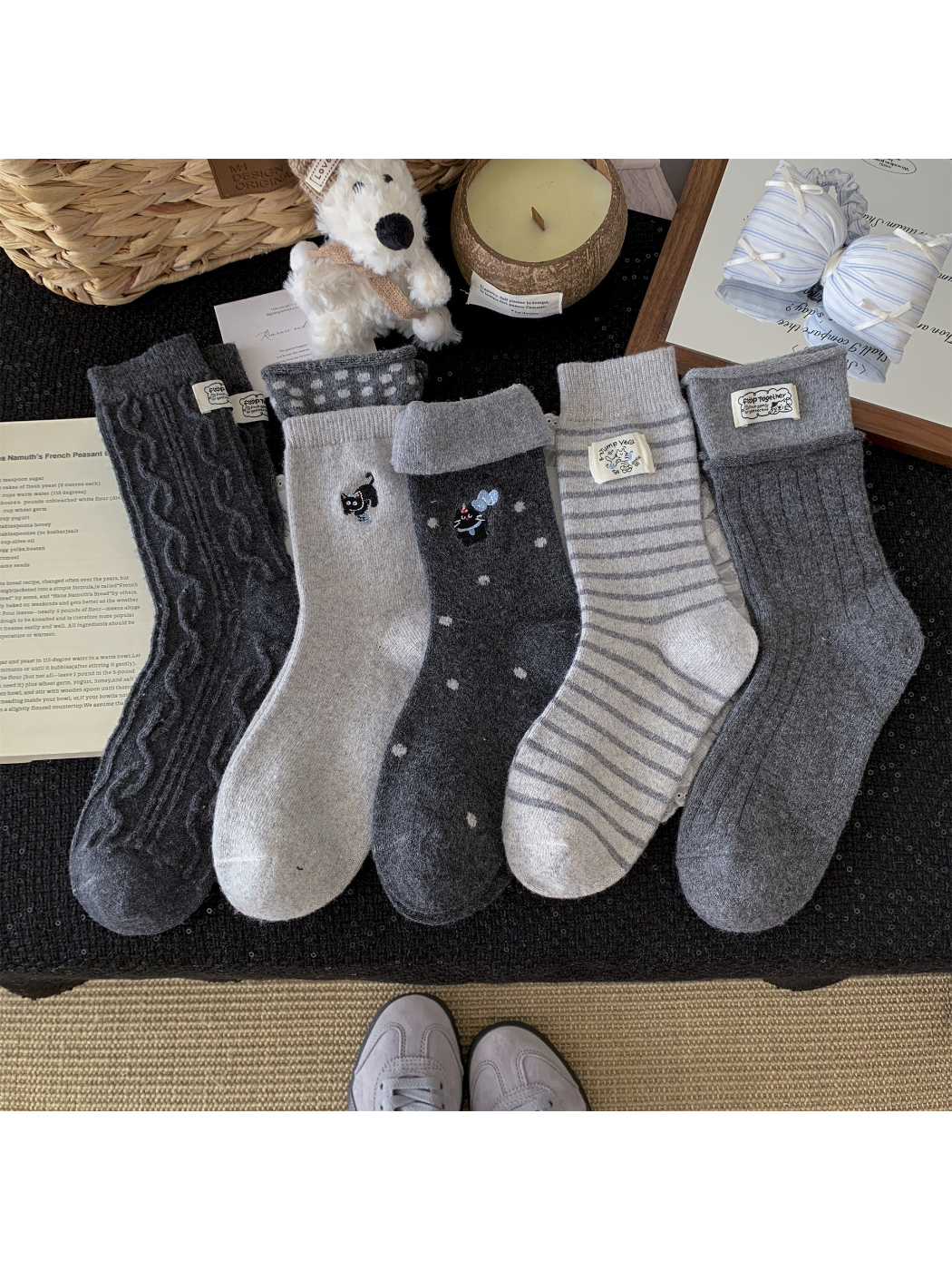 Rufia - Cute Cat Embroidered Crew Socks