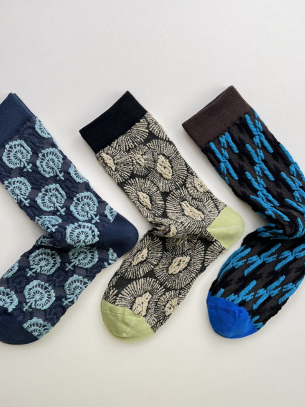 Rufia - Vintage Embroidered Mid-Calf Socks – Unique & Comfy