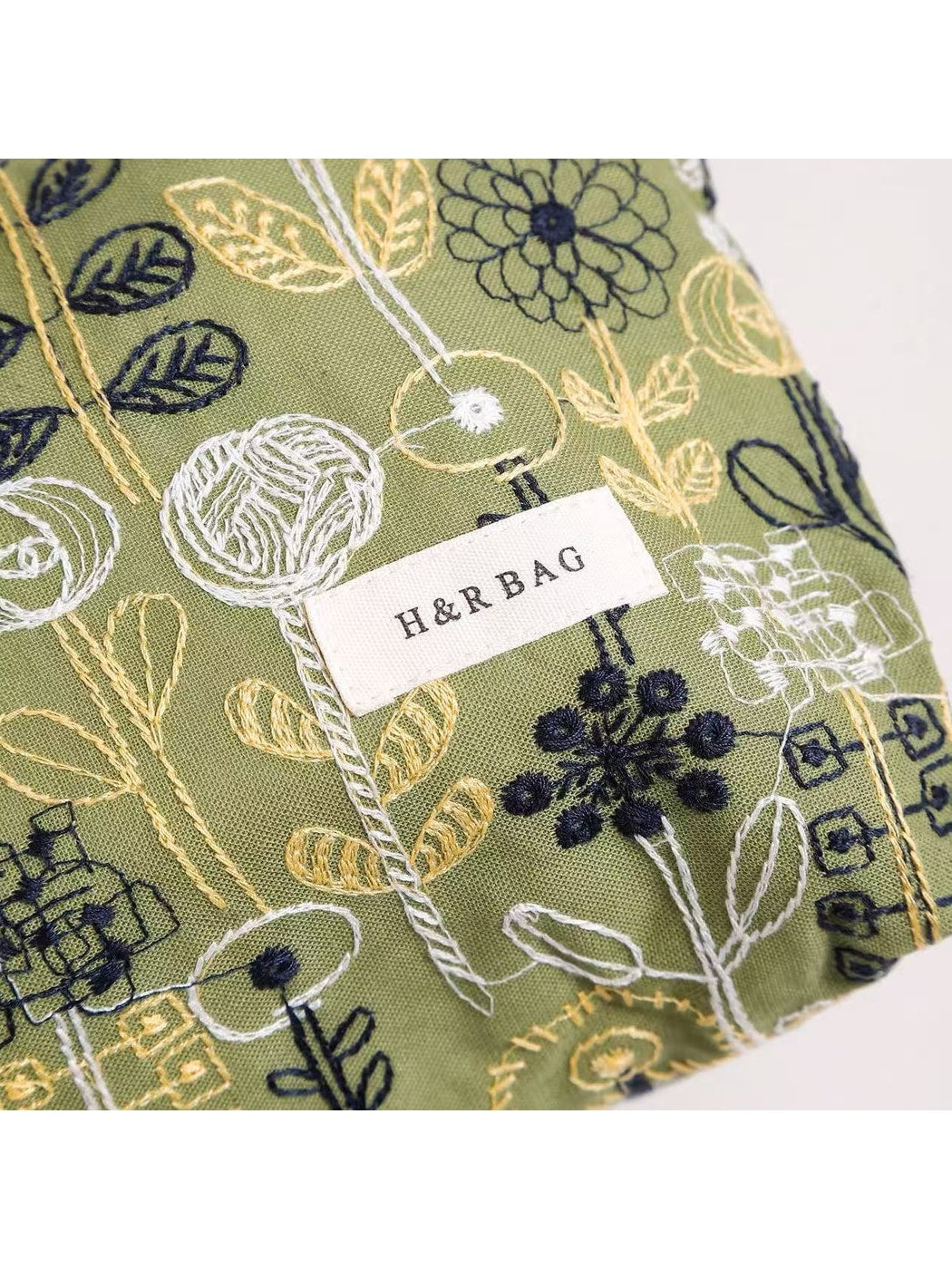Cosbai - Fresh Floral Print Cosmetic Bag