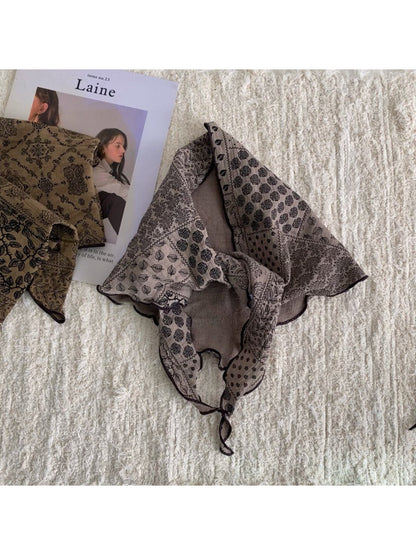 Scarvii Paisley Print Triangle Scarf