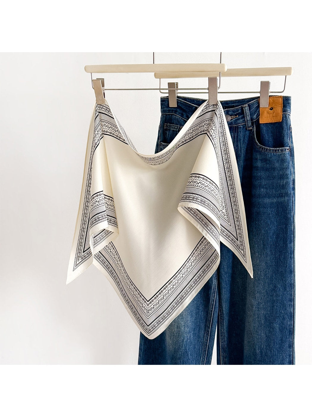 Scarvii Retro Printed Triangle Bandana Scarf product image