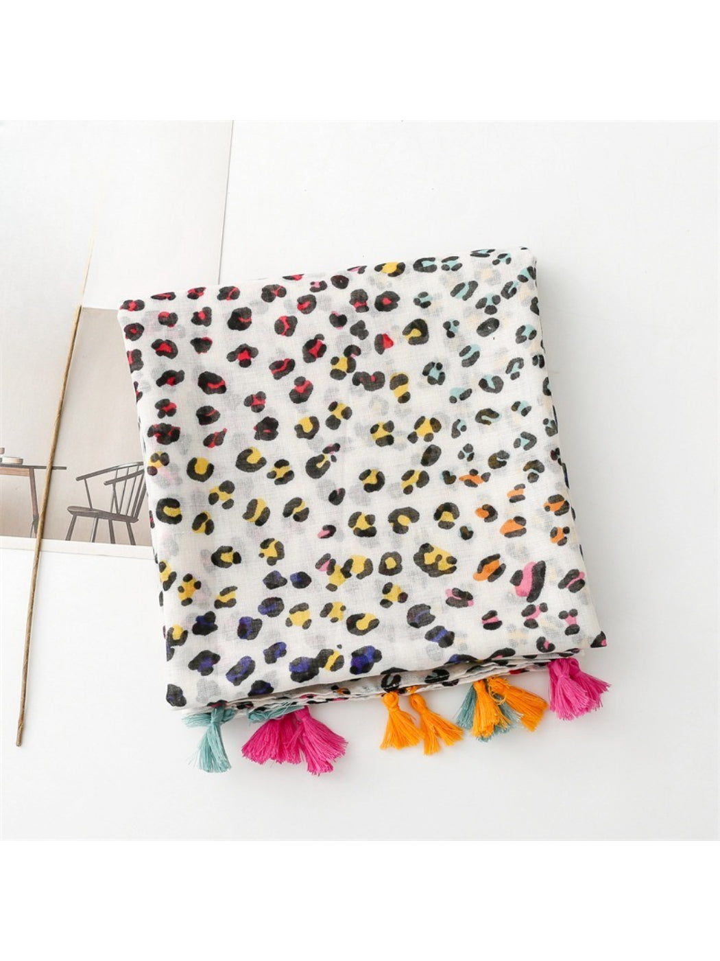 Scarvii - Lightweight Leopard Print Spring Scarf