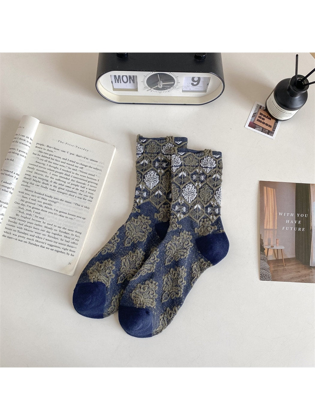 Rufia - Vintage Floral Pattern Lace Crew Socks