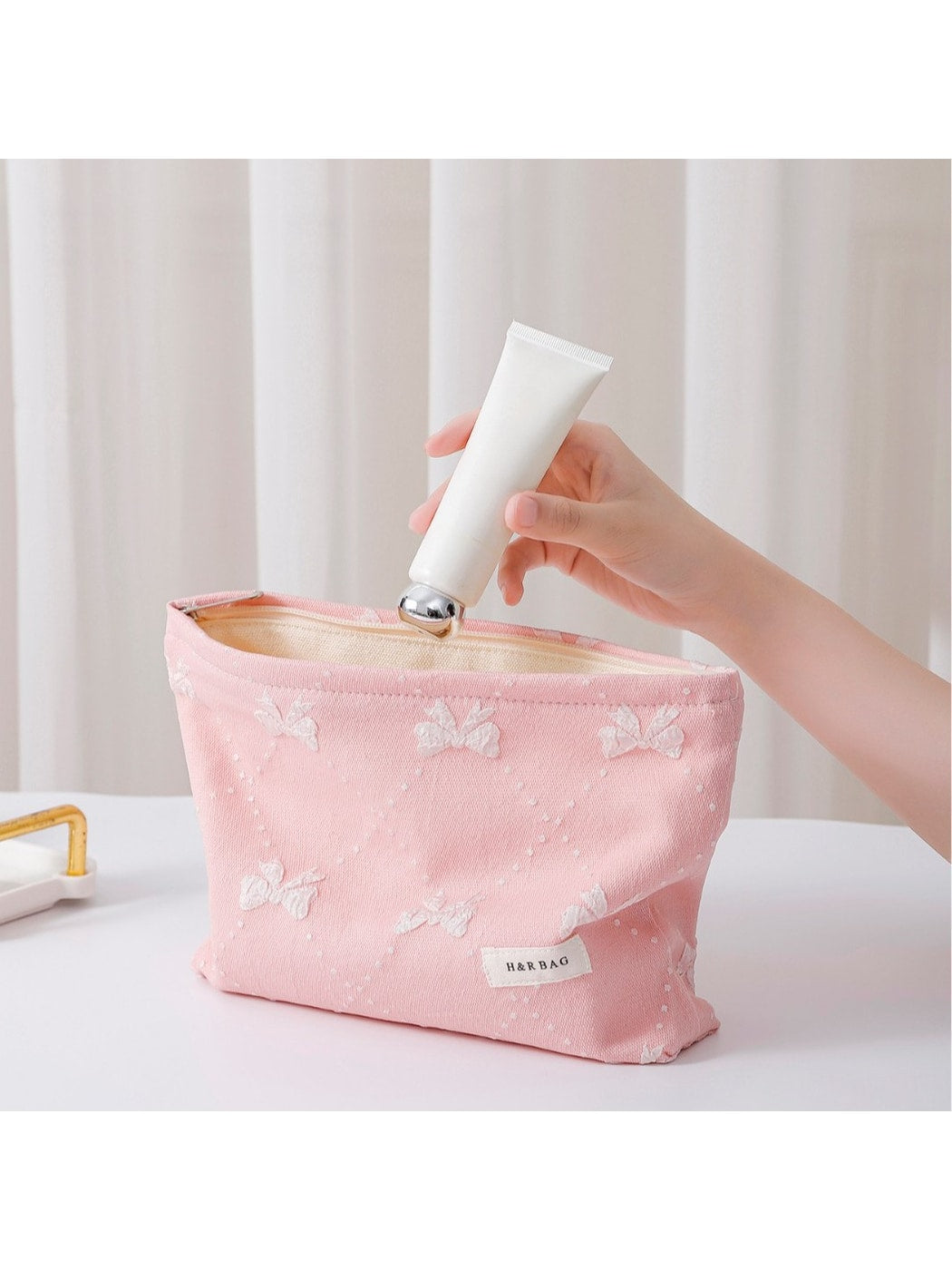 Cosbai - Embossed Bow Travel Makeup Storage Bag