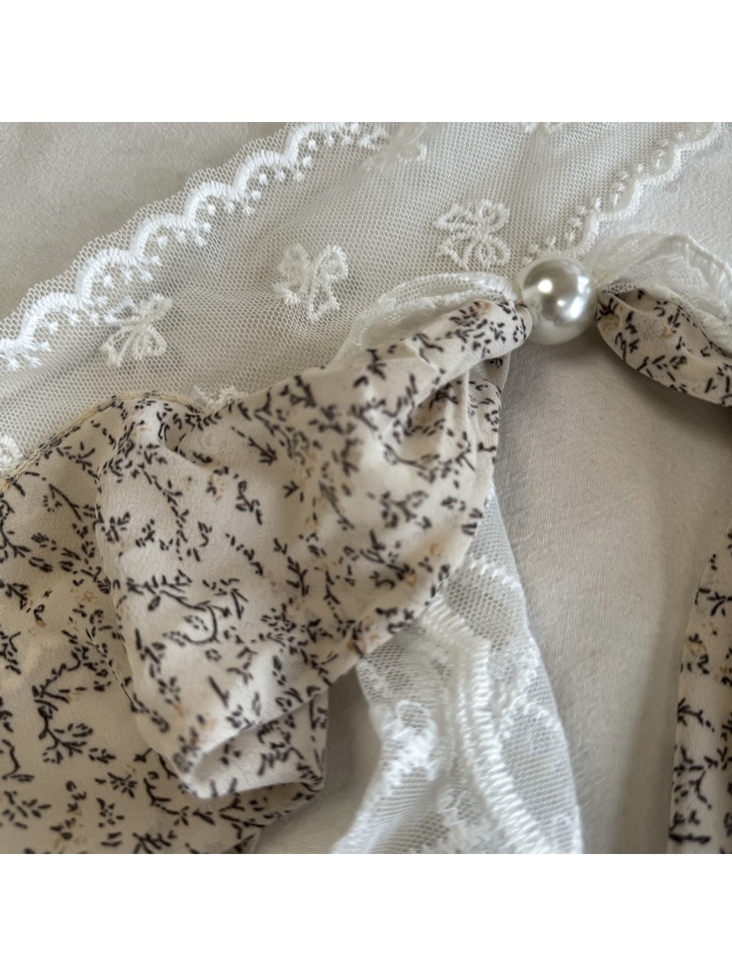 Scarvii - Fresh Floral Pattern Lace Scarf