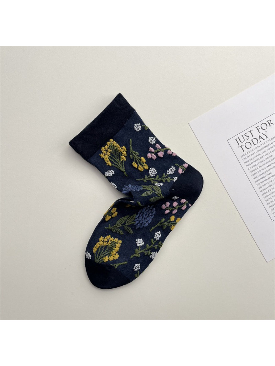 Rufia - Vintage Floral Embroidered Mid-Calf Socks
