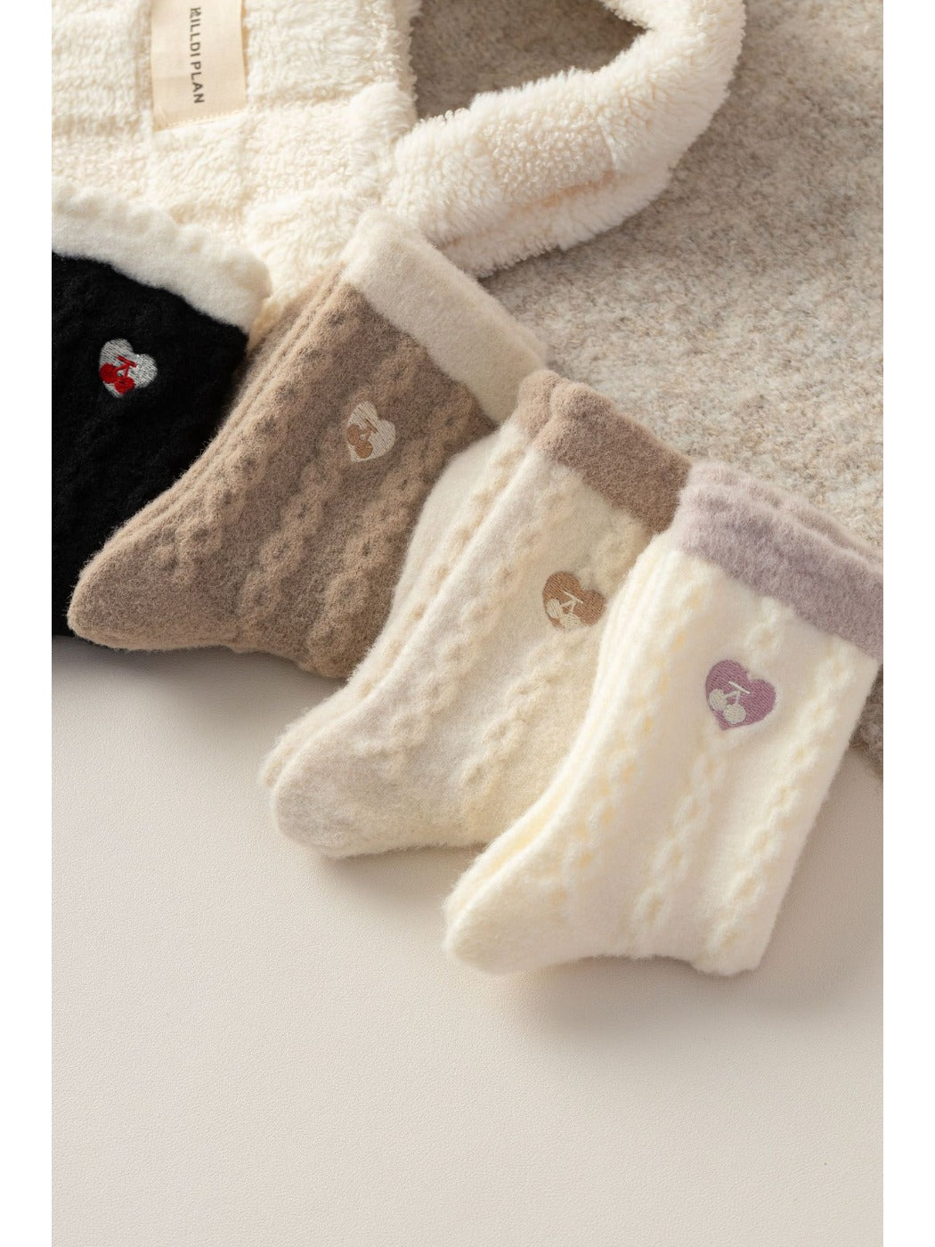 Rufia – Heart Embroidery Warm Home Socks