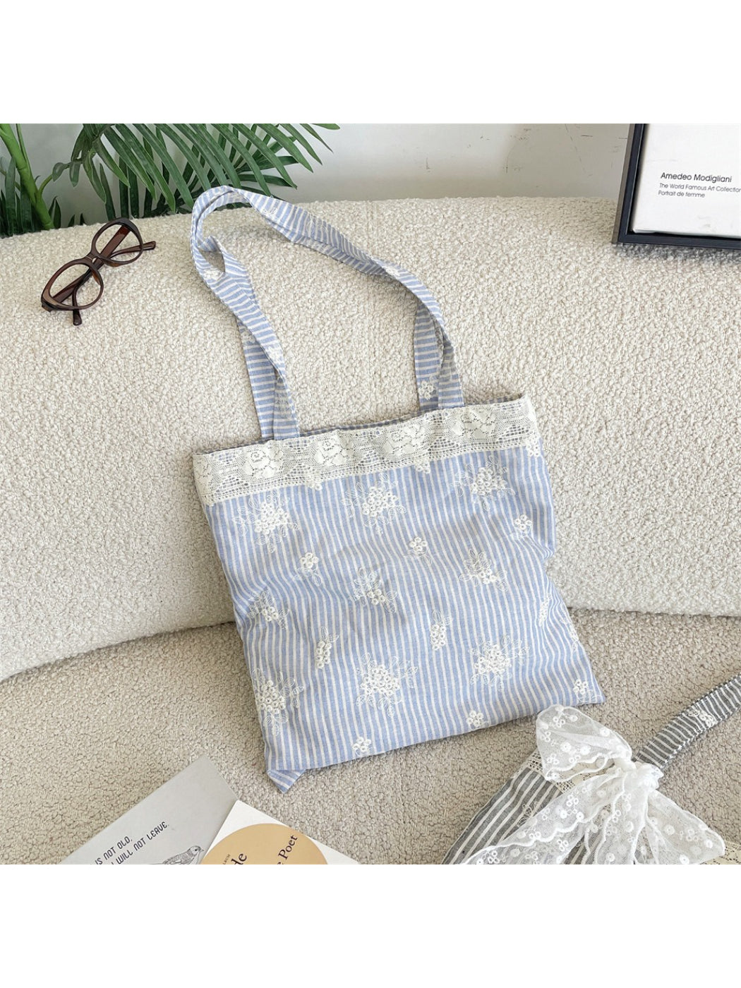 Close-up of floral lace and stripe design on Cosbai tote bag fabric