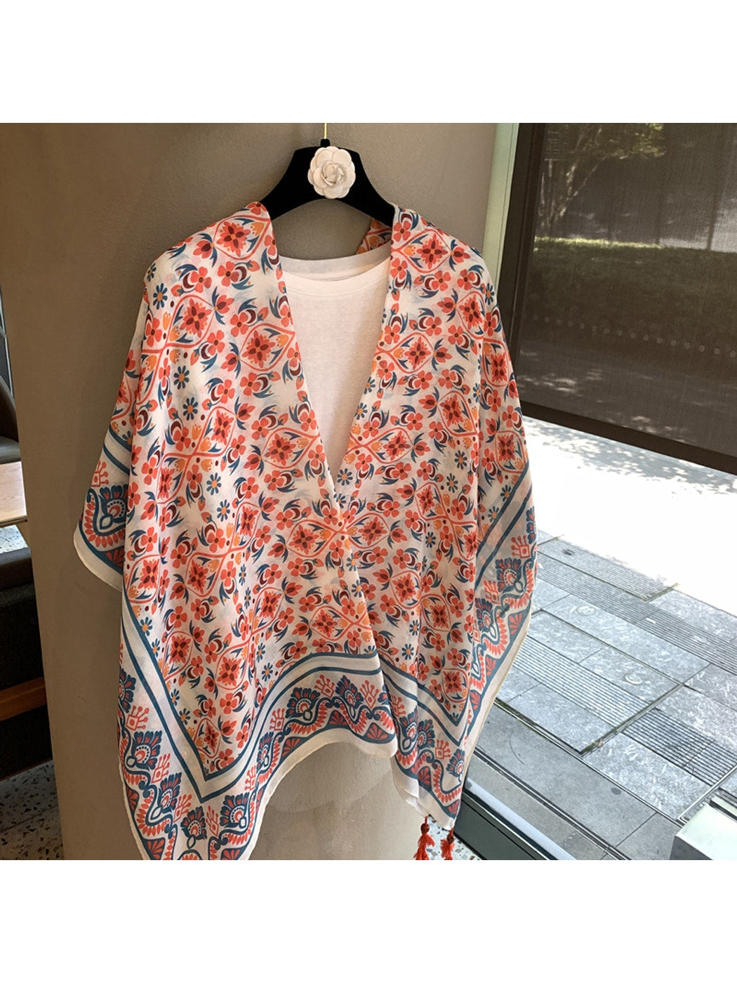 Scarvii - Elegant Printed Layering Women's Shawl