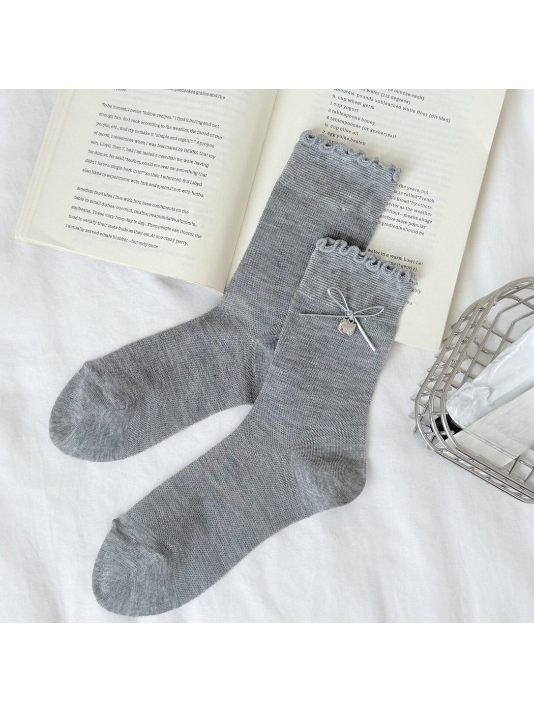 Rufia - Muted Bow Ruffle Crew Socks