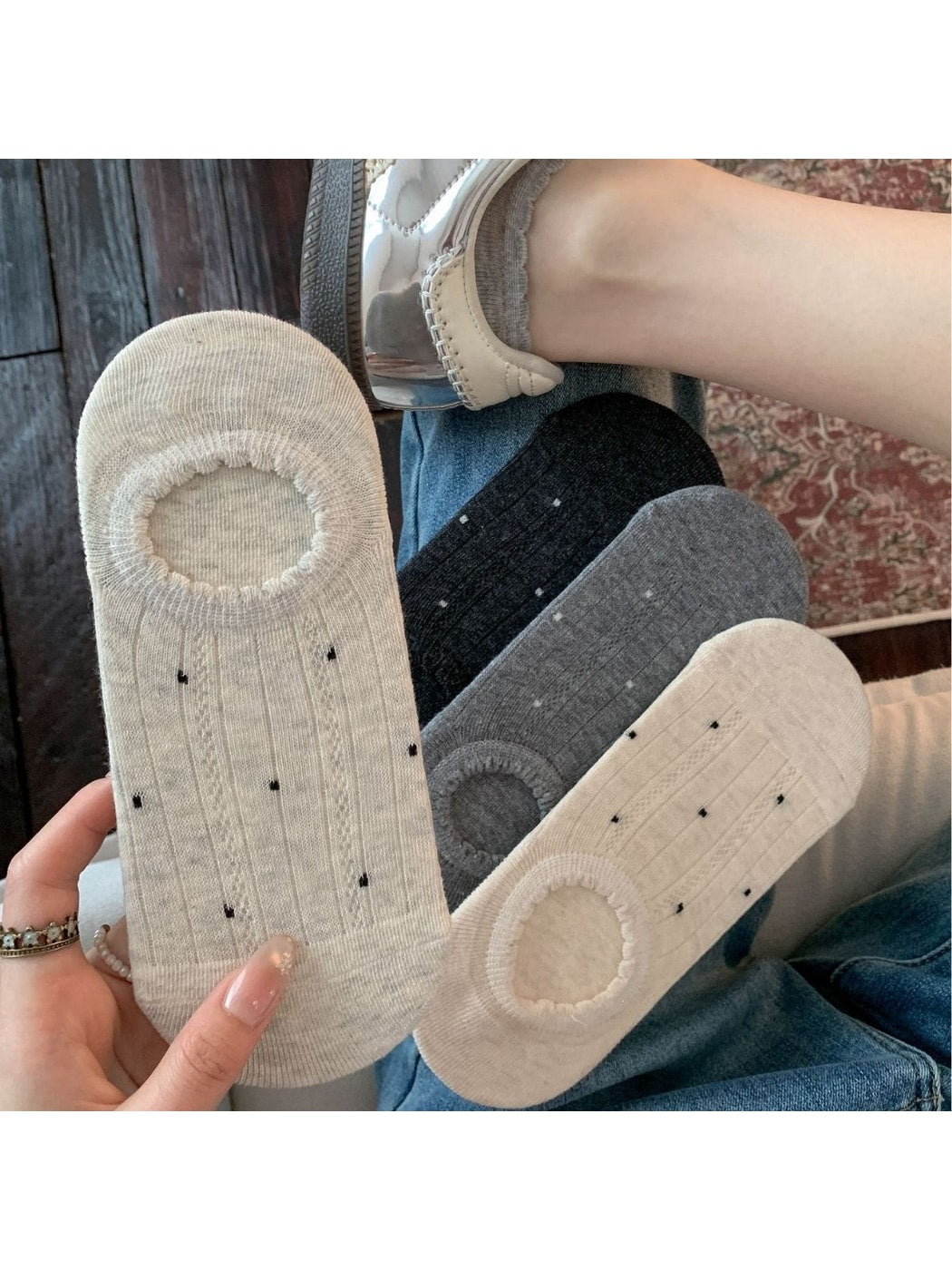 Rufia - Minimal Dot Pattern Women's Invisible Socks