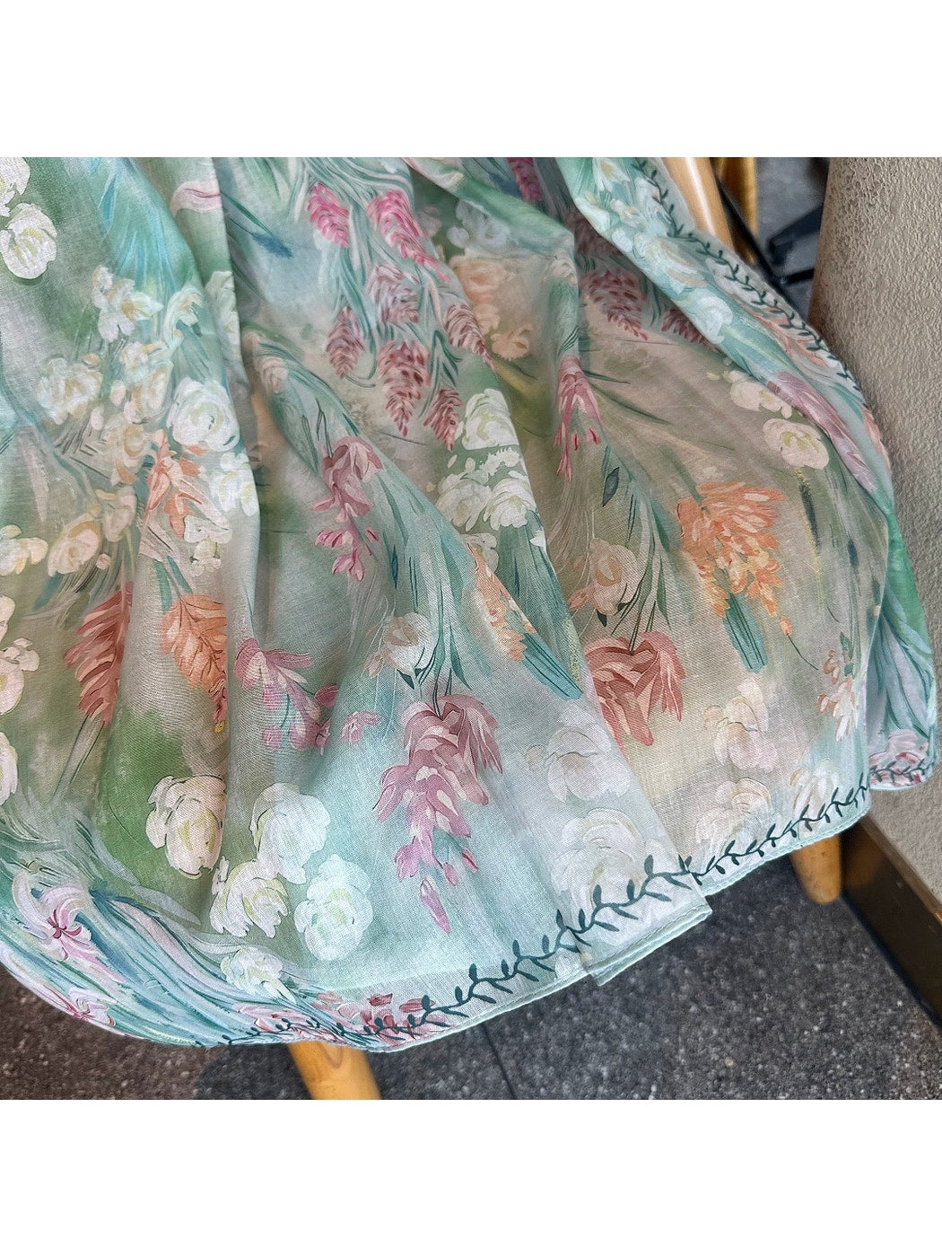 Scarvii - Fresh Light Green Floral Print Square Scarf