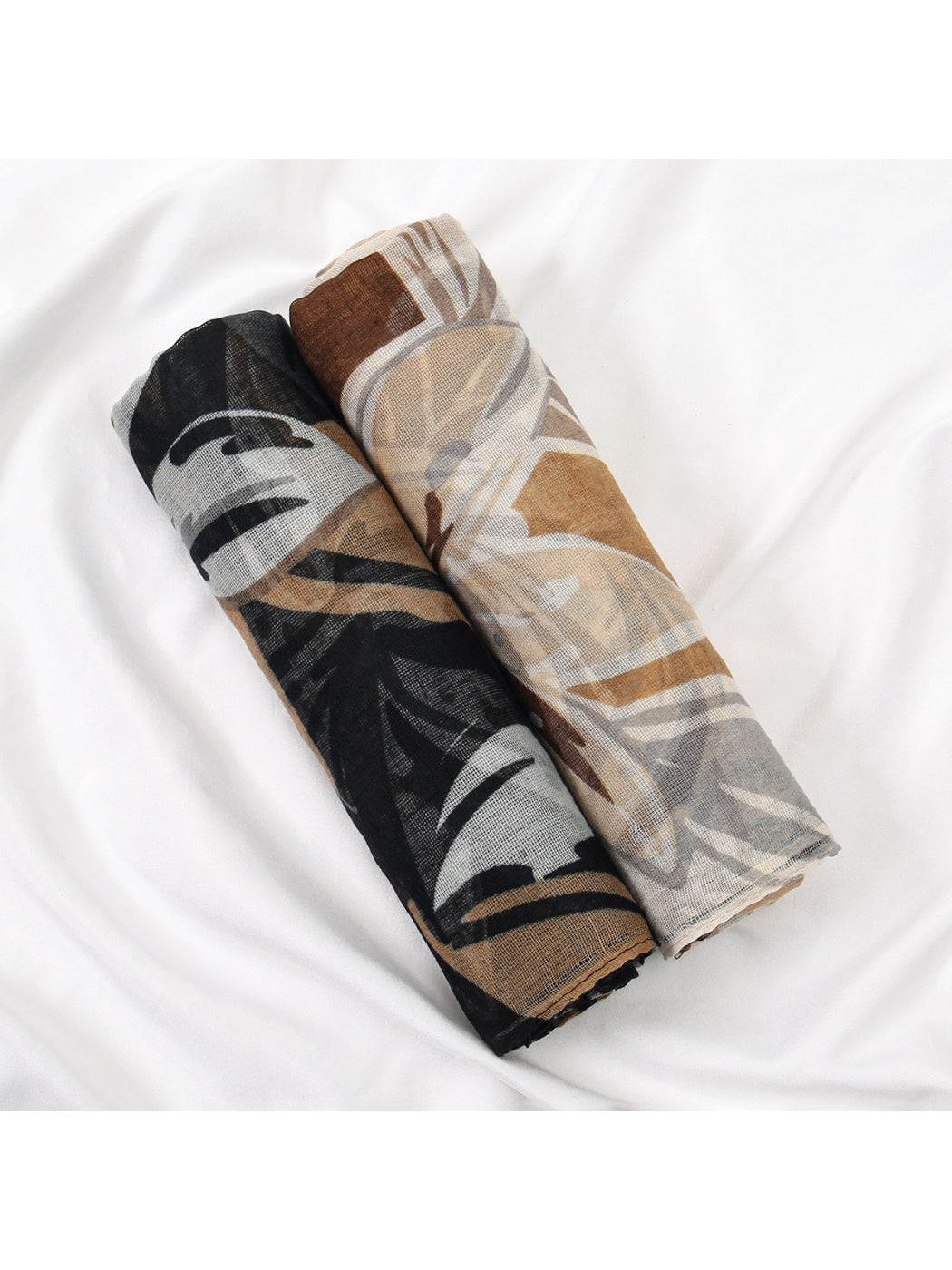 Scarvii – Spring Leaf Print Lightweight Scarf