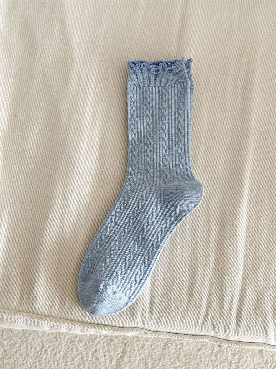 Rufia - Cable Knit Ruffle Cuff Crew Socks