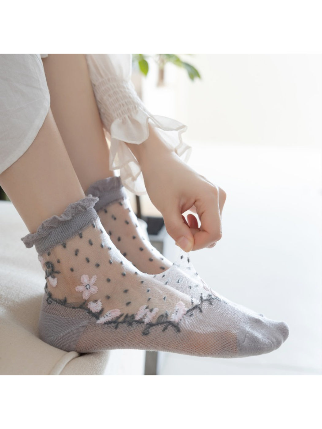 Rufia - Sheer Floral Mesh Ankle Socks product image 2