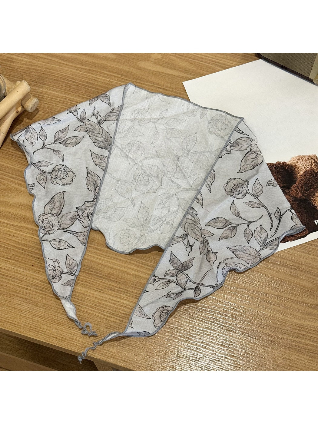 Scarvii - Elegant Printed Floral Triangle Bandana