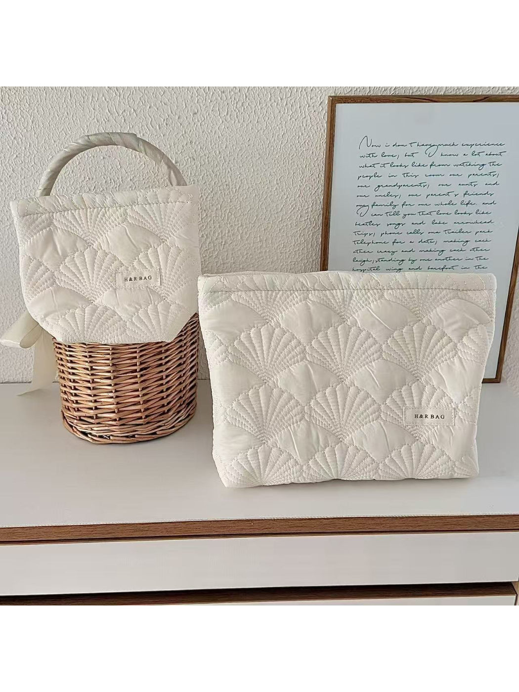 Cosbai - Scallop Quilted Cosmetic Bag